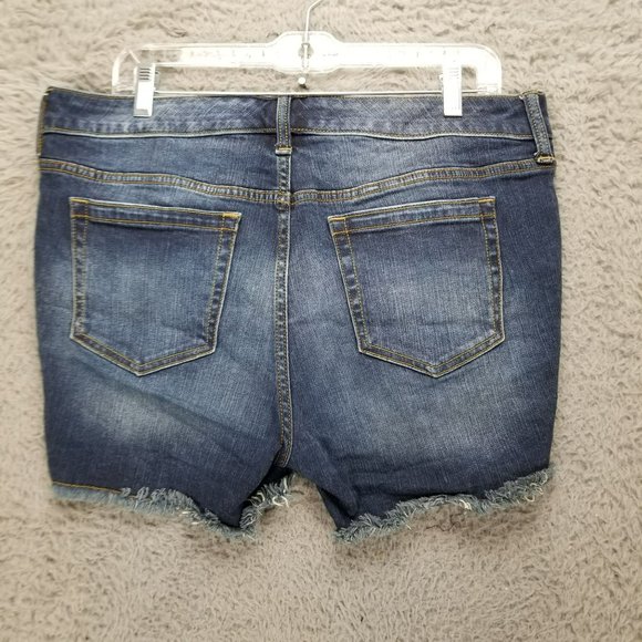 Torrid Shorts Womens 12 Medium Wash Floral Stretch Mid Rise Frayed Hem Denim - Picture 11 of 15